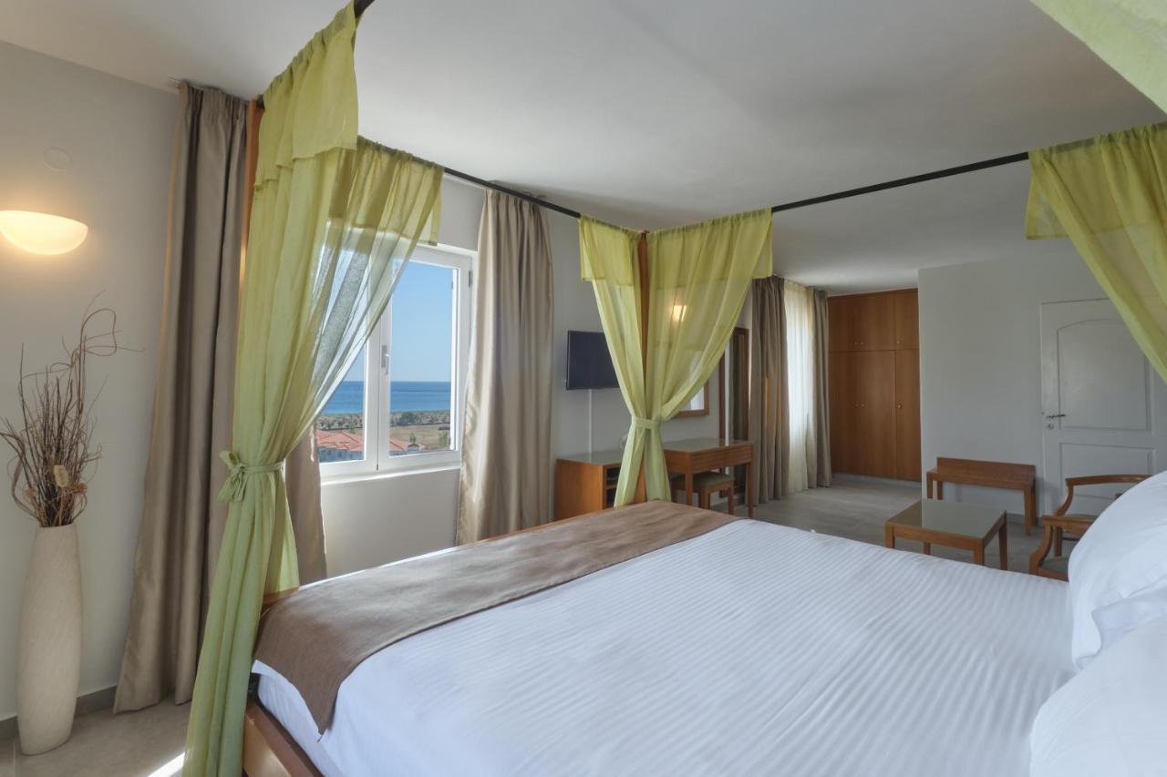 Aeolian Village Beach Resort Скала Ересу Екстериор снимка